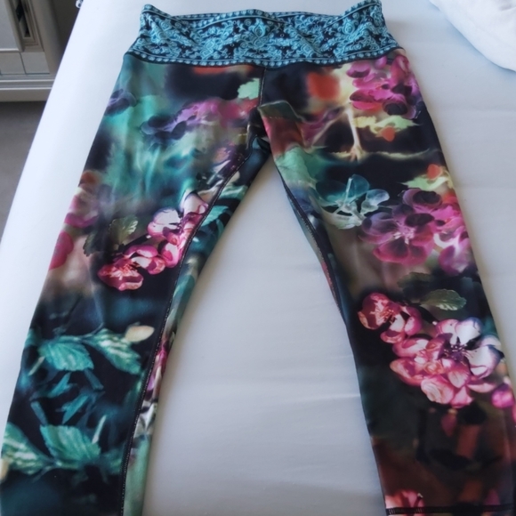 Nanette Lepore cropped leggings